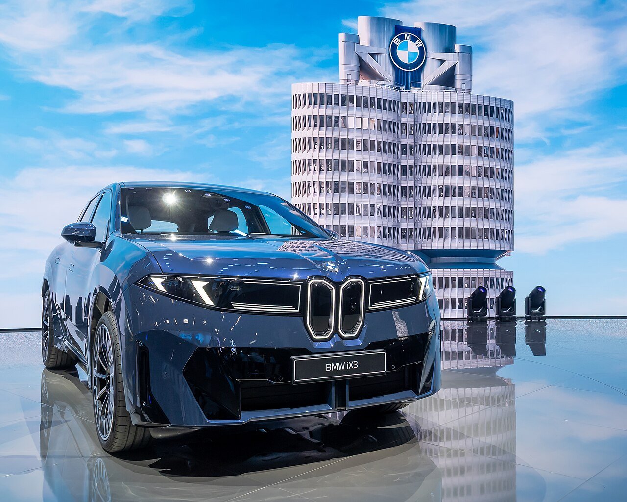 BMW iX4 Revealed: £60,170, 514-Mile Electric SUV Coupe