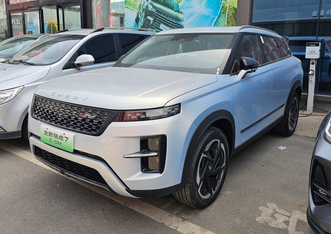 Chery Tiggo 7 2025 — front three-quarter view