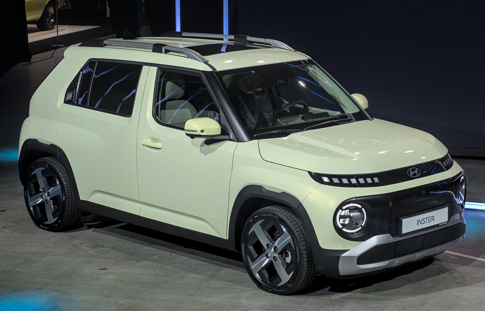 Hyundai Inster 2025 — front three-quarter view