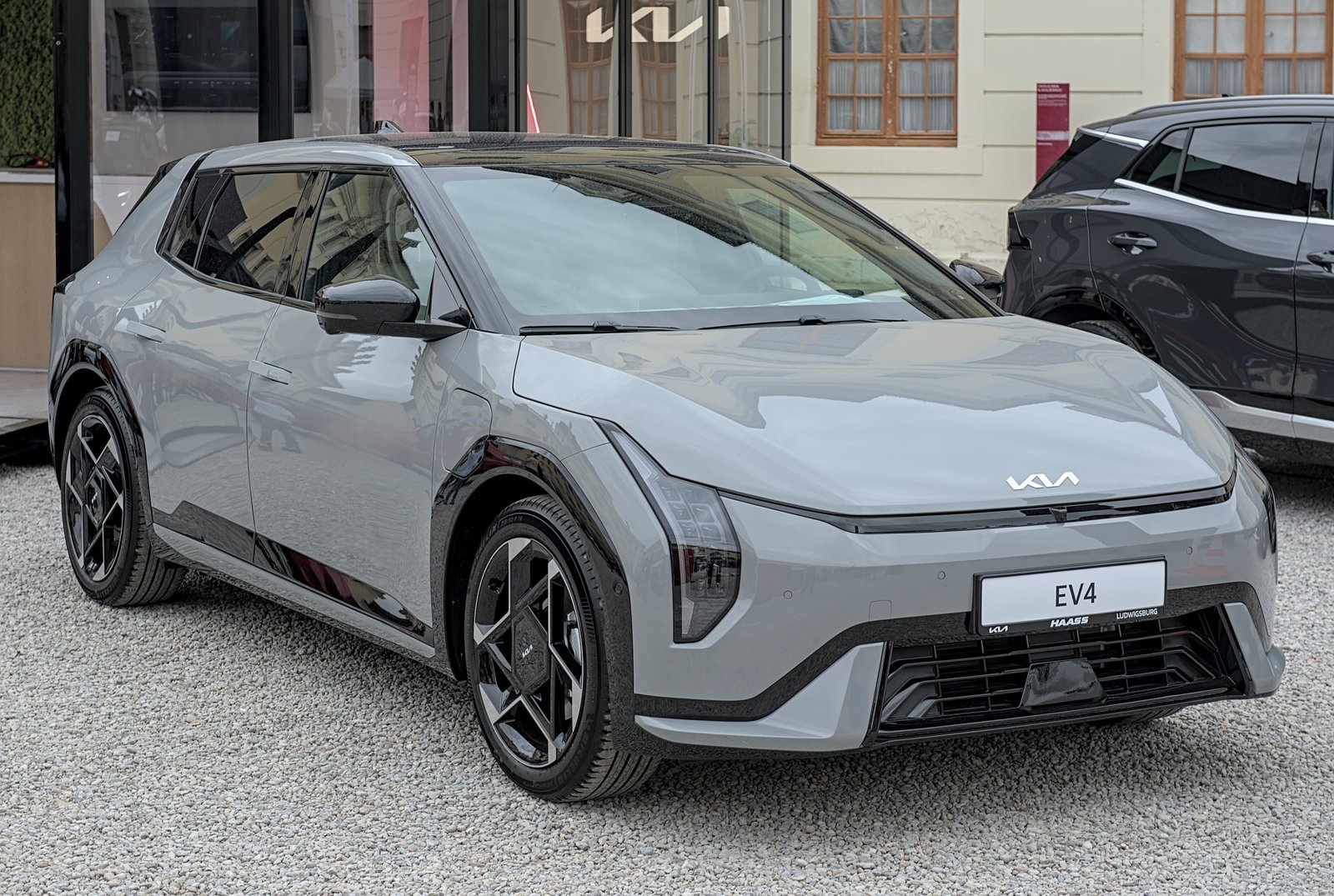 Kia EV4 2025 — front three-quarter view