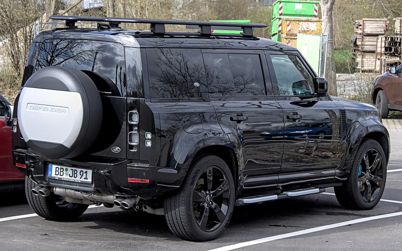 Land Rover Defender 2024