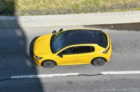 Peugeot E-208 2024