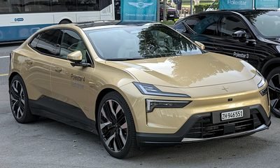 Polestar 4 2025