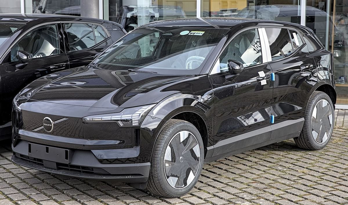 Volvo EX30 2024